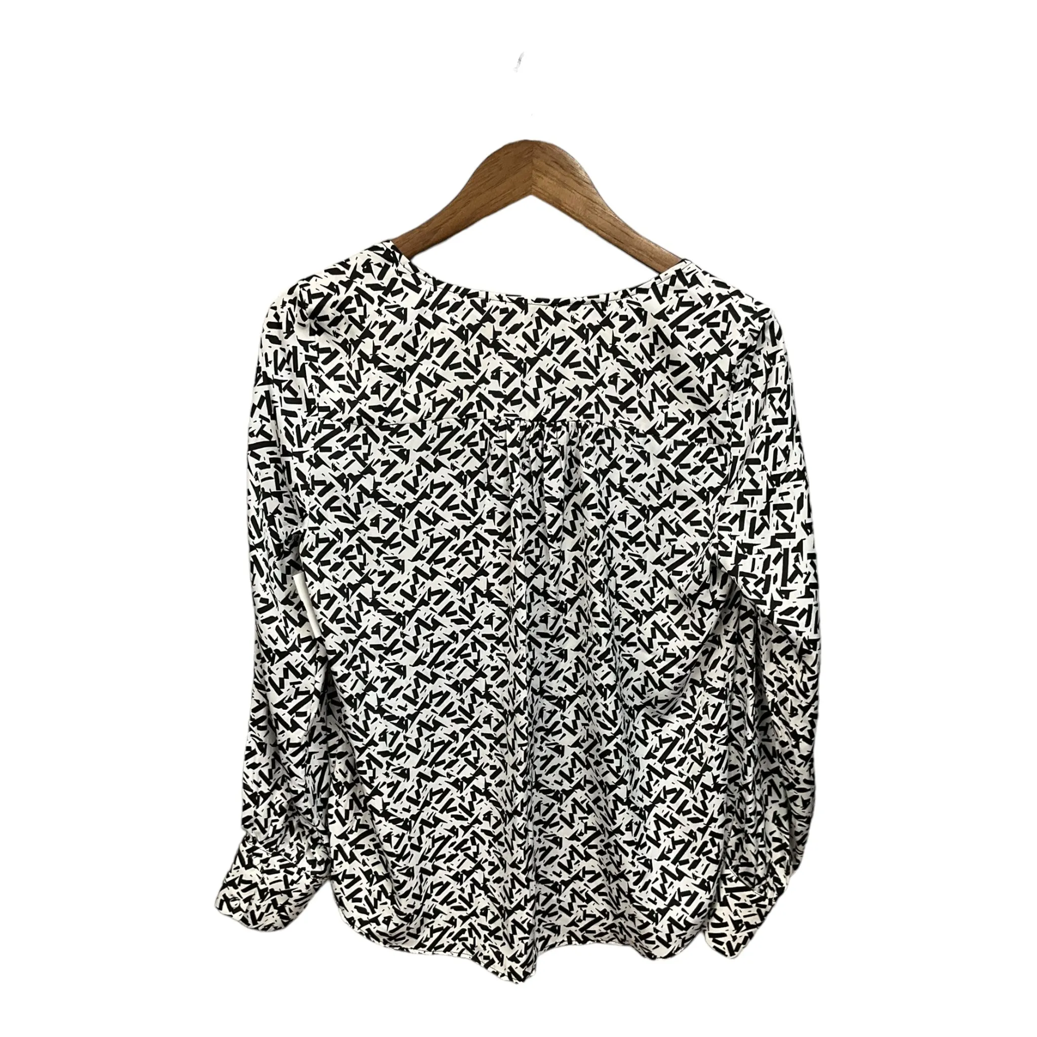 Blouse Long Sleeve By Clothes Mentor In Black & White, Size: M