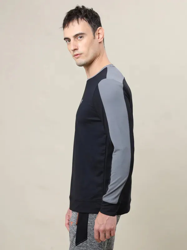 Men Colorblock Slim Fit Crew Neck T-shirt with MATPIQ